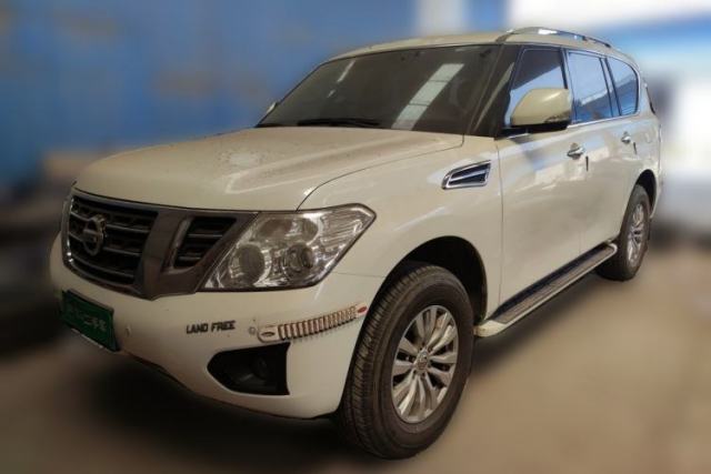 Used Nissan Patrol Patrol, parallel import, seven seats, 4.0-liter V6, four-wheel drive, cloth upholstery, no sunroof.