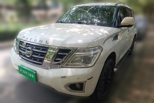 Used Nissan Patrol Nissan Patrol 2018, 4.0-liter automatic, gasoline, 7 seats (parallel import)