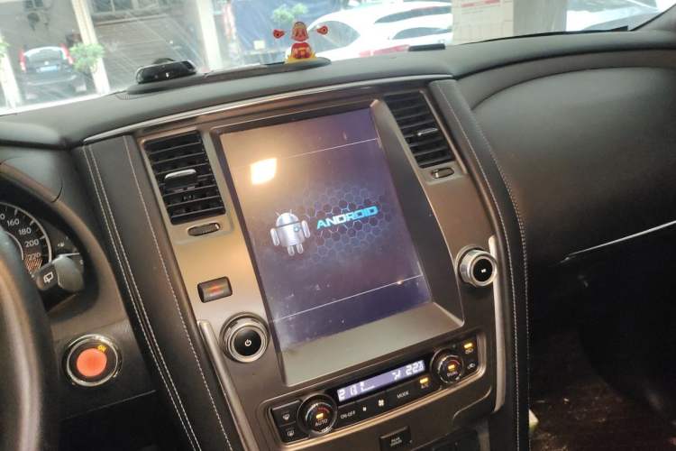 Used Nissan Patrol  Audio And AC Panel
