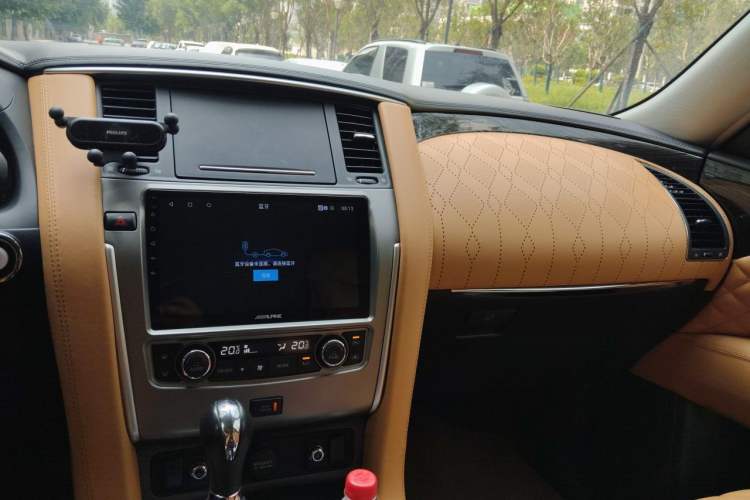 Used Nissan Patrol  Audio And AC Panel