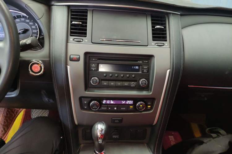 Used Nissan Patrol  Audio And AC Panel