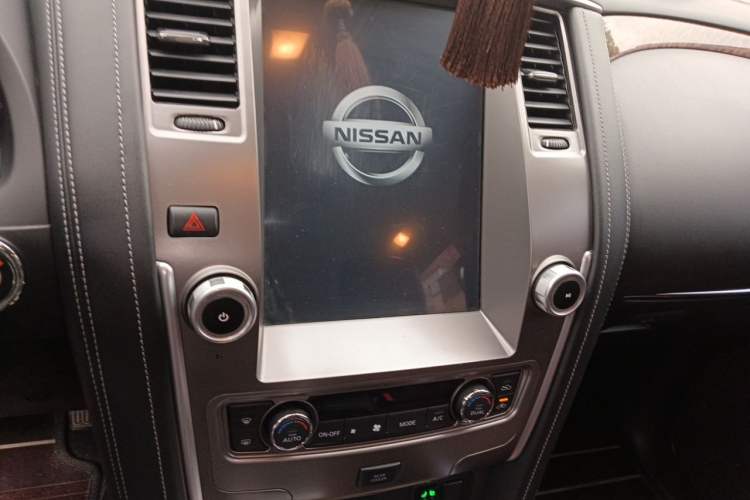 Used Nissan Patrol 2018 4.0L LinkedIn Edition Audio And AC Panel