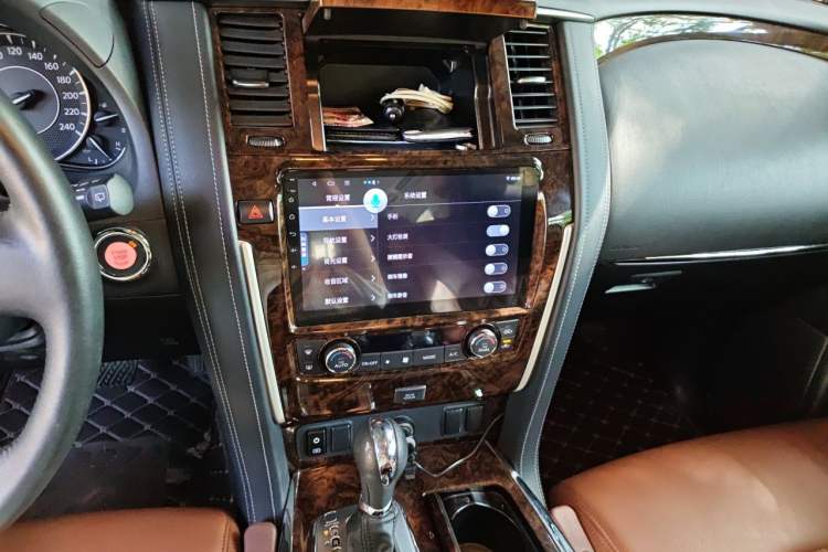 Used Nissan Patrol 2018 4.0L LinkedIn Edition Audio And AC Panel