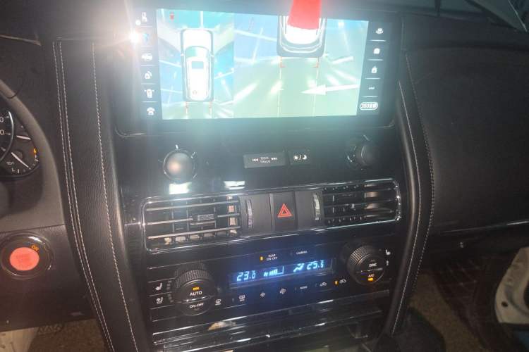 Used Nissan Patrol 2018 4.0L LinkedIn Edition Audio And AC Panel
