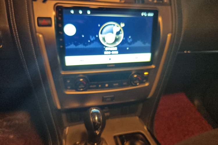 Used Nissan Patrol 2018 4.0L LinkedIn Edition Audio And AC Panel