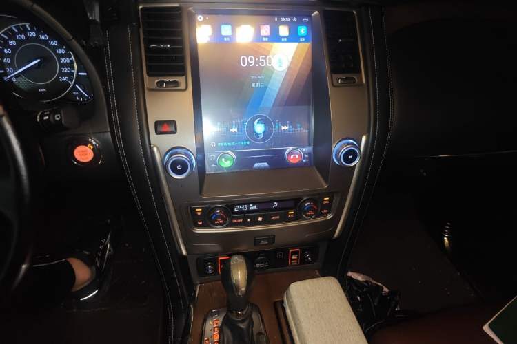 Used Nissan Patrol 2018 4.0L LinkedIn Edition Audio And AC Panel