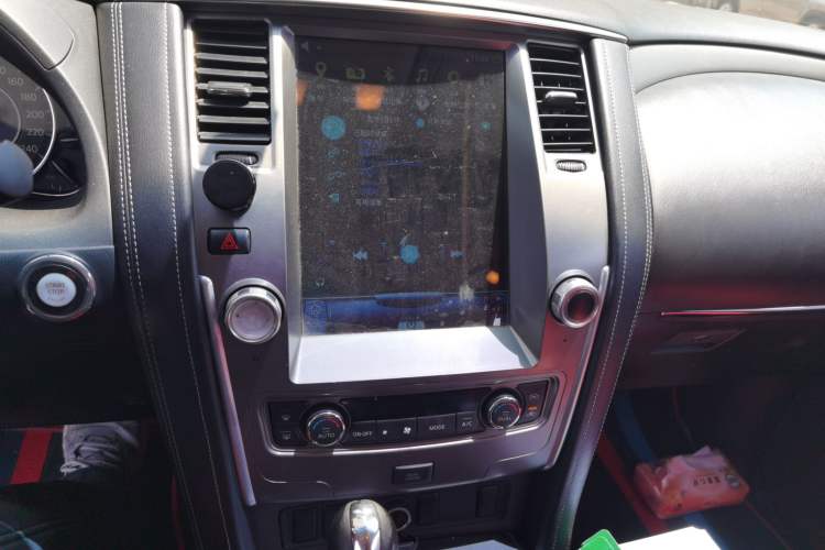 Used Nissan Patrol 2018 4.0L LinkedIn Edition Audio And AC Panel