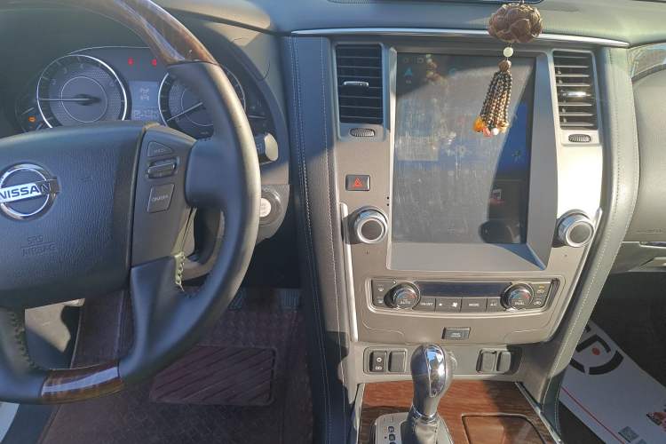 Used Nissan Patrol 2018 4.0L LinkedIn Edition Audio And AC Panel