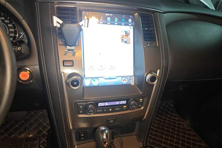 Used Nissan Patrol 2018 4.0L LinkedIn Edition Audio And AC Panel