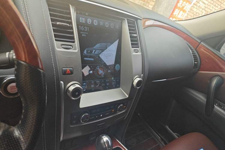 Used Nissan Patrol 2018 4.0L LinkedIn Edition Audio And AC Panel