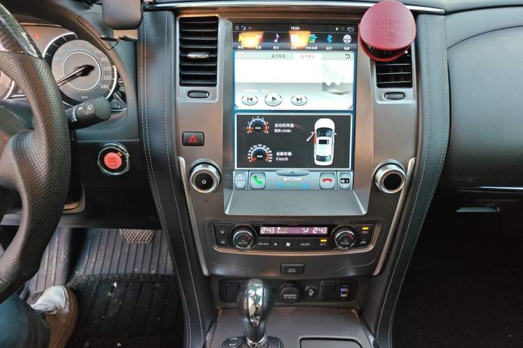 Used Nissan Patrol 2018 4.0L LinkedIn Edition Audio And AC Panel