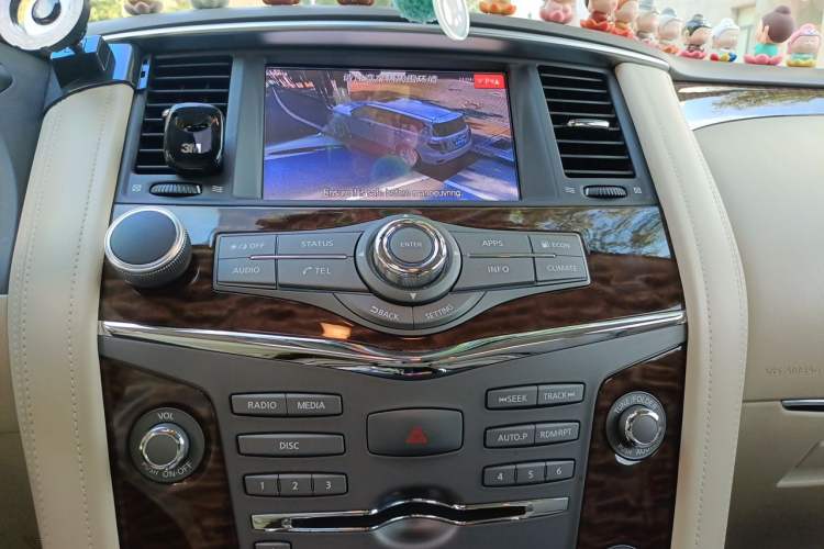Used Nissan Patrol  Audio And AC Panel