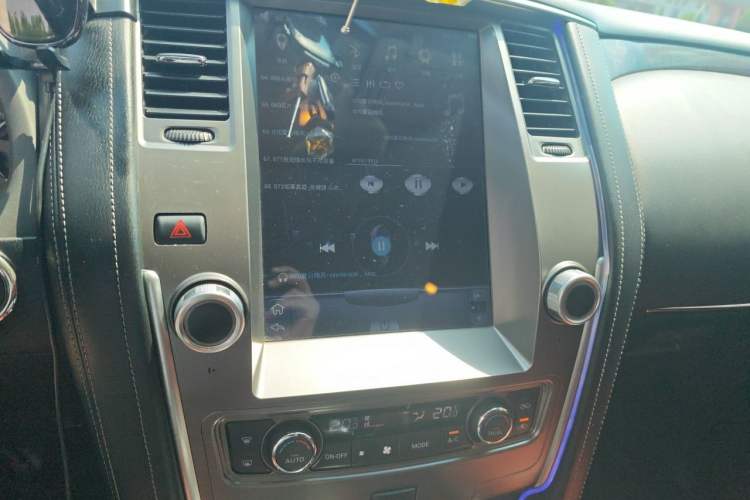 Used Nissan Patrol 2018 4.0L LinkedIn Edition Audio And AC Panel