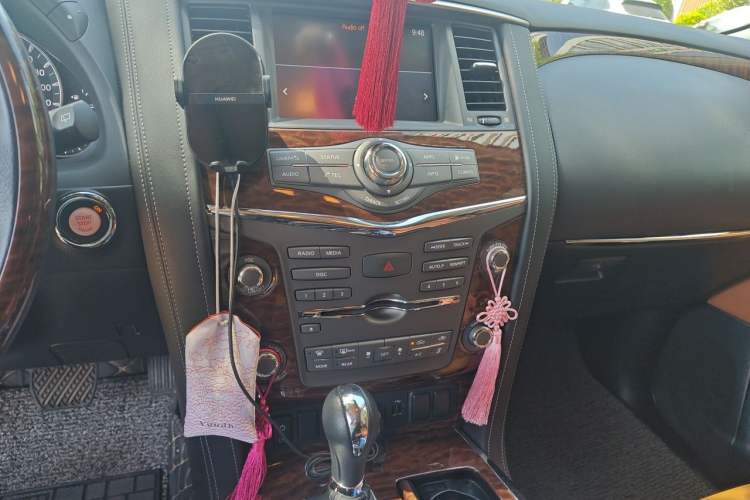 Used Nissan Patrol 2018 4.0L Platinum Edition Audio And AC Panel