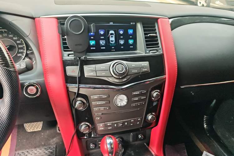 Used Nissan Patrol 2018 4.0L LinkedIn Edition Audio And AC Panel
