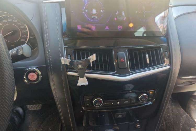 Used Nissan Patrol  Audio And AC Panel