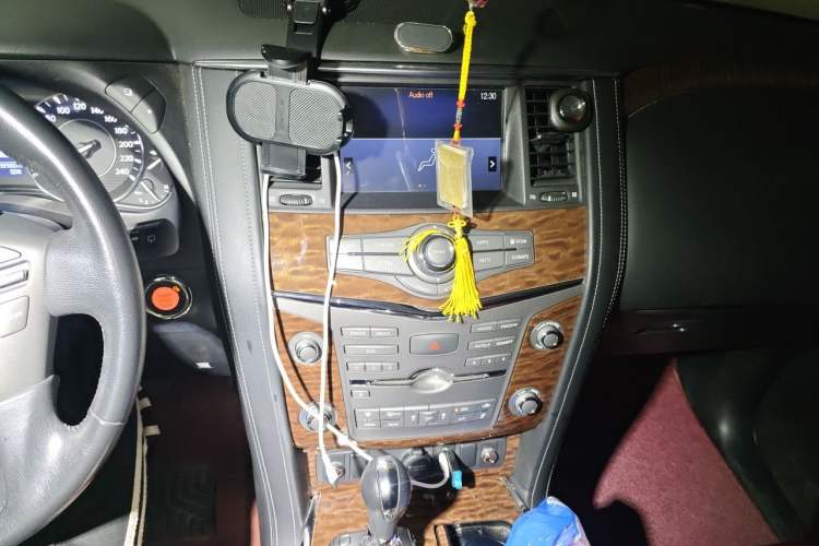 Used Nissan Patrol  Audio And AC Panel