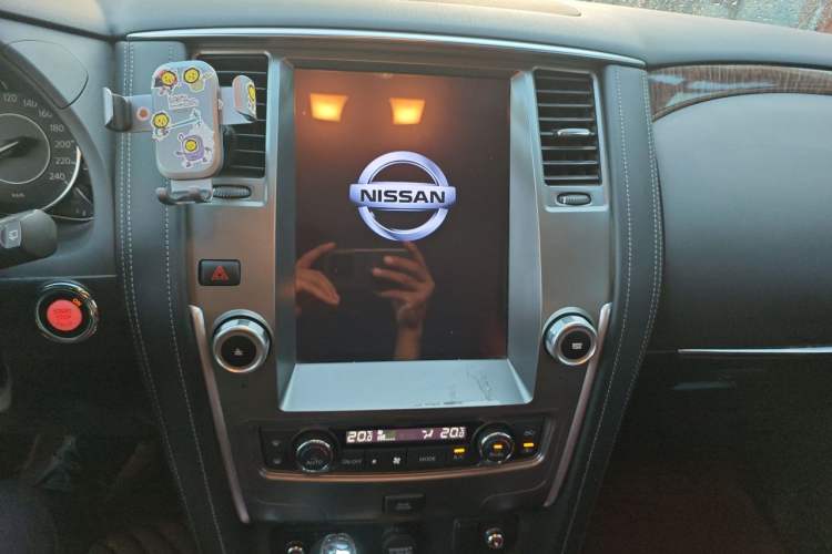 Used Nissan Patrol  Audio And AC Panel