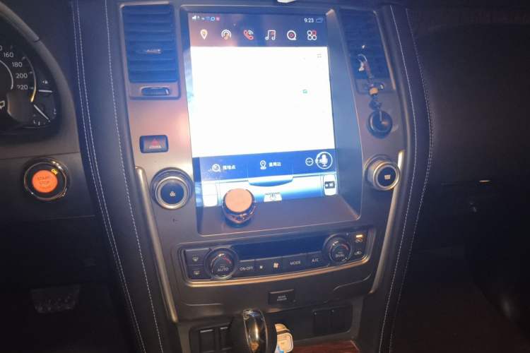 Used Nissan Patrol 2018 4.0L LinkedIn Edition Audio And AC Panel