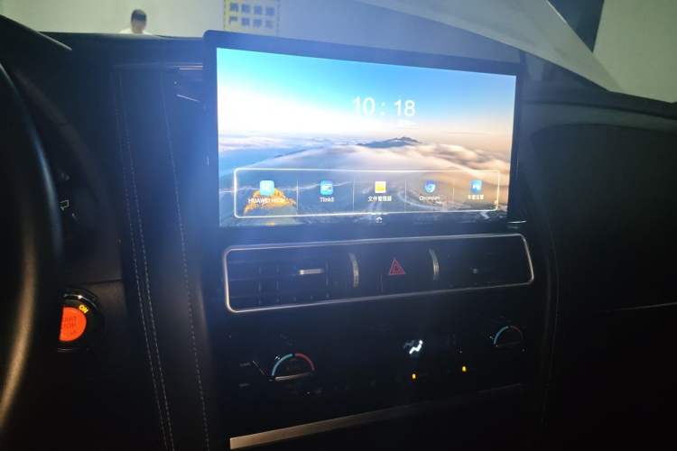 Used Nissan Patrol 2018 4.0L LinkedIn Edition Audio And AC Panel