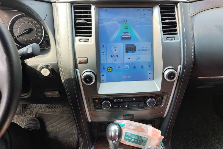 Used Nissan Patrol 2018 4.0L LinkedIn Edition Audio And AC Panel