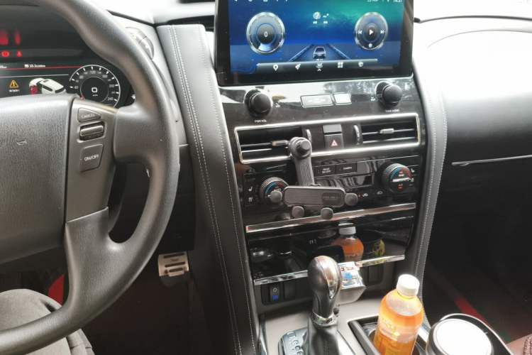 Used Nissan Patrol 2018 Y62 4.0 XE Middle East Audio And AC Panel