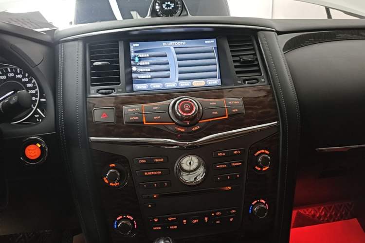 Used Nissan Patrol 2018 Y62 4.0 XE Middle East Audio And AC Panel