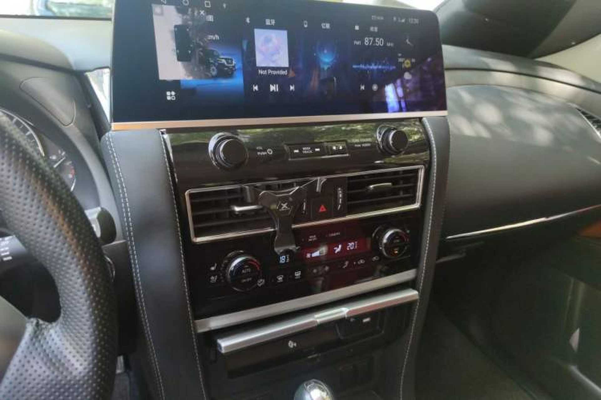 Used Nissan Patrol  Audio And AC Panel