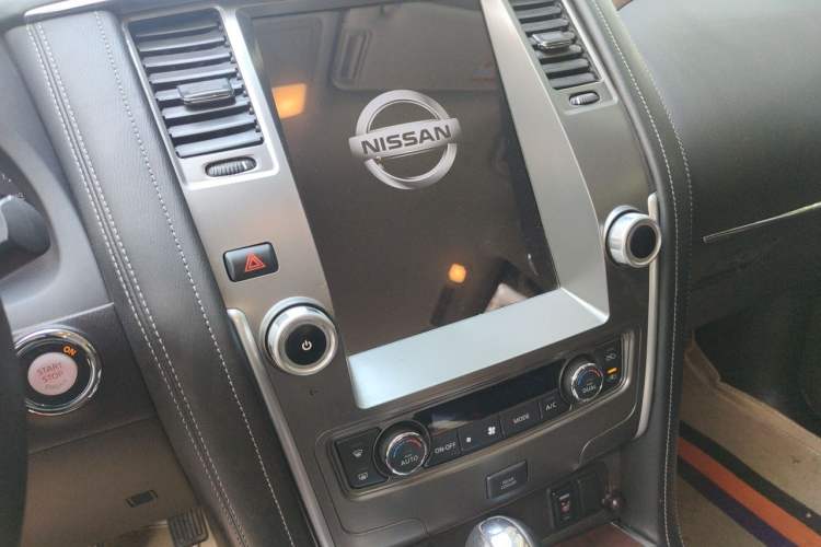 Used Nissan Patrol 2018 Y62 4.0 XE Middle East Audio And AC Panel