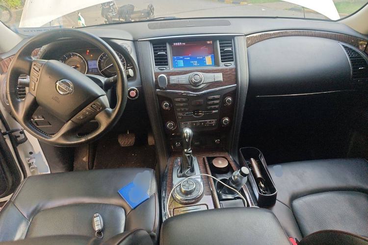 Used Nissan Patrol 2018 5.6L Standard Version Center Console