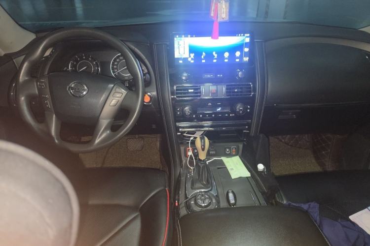 Used Nissan Patrol 2018 4.0L LinkedIn Edition Center Console