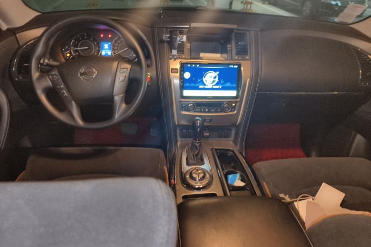 Used Nissan Patrol 2018 4.0L LinkedIn Edition Center Console