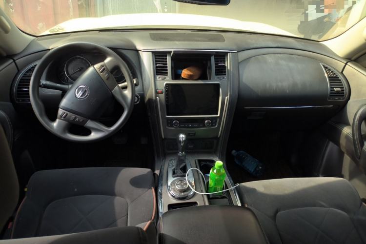 Used Nissan Patrol 2018 4.0L LinkedIn Edition Center Console