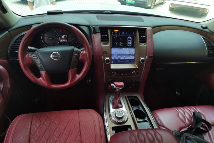 Used Nissan Patrol 2018 4.0L LinkedIn Edition Center Console