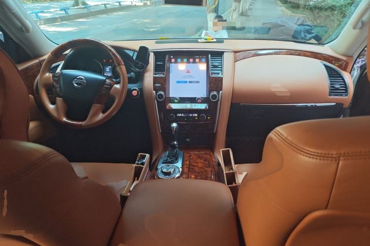 Used Nissan Patrol 2018 4.0L Automatic 7-Seater Middle East Version Center Console