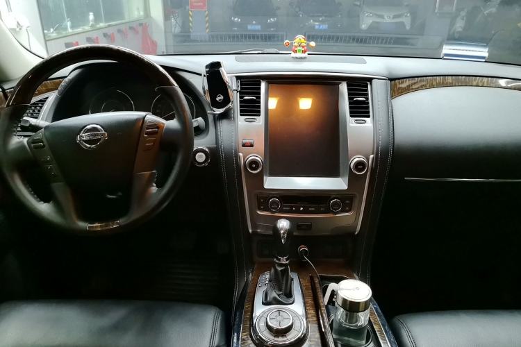 Used Nissan Patrol 2018 4.0L Automatic 7-Seater Middle East Version Center Console