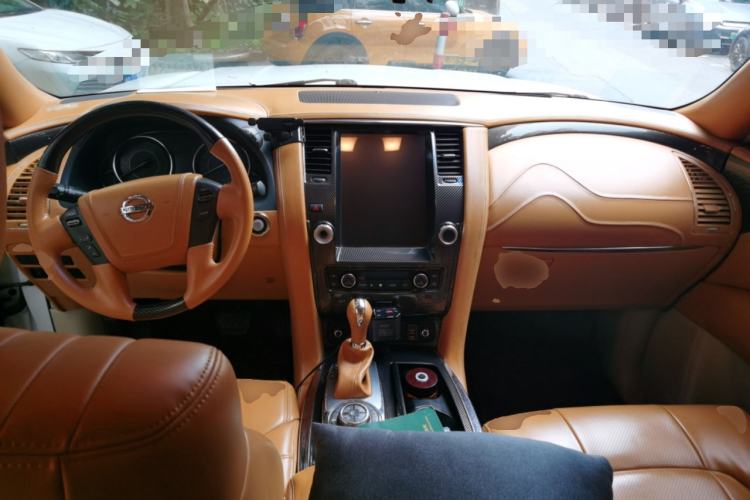 Used Nissan Patrol 2018 4.0L LinkedIn Edition Center Console