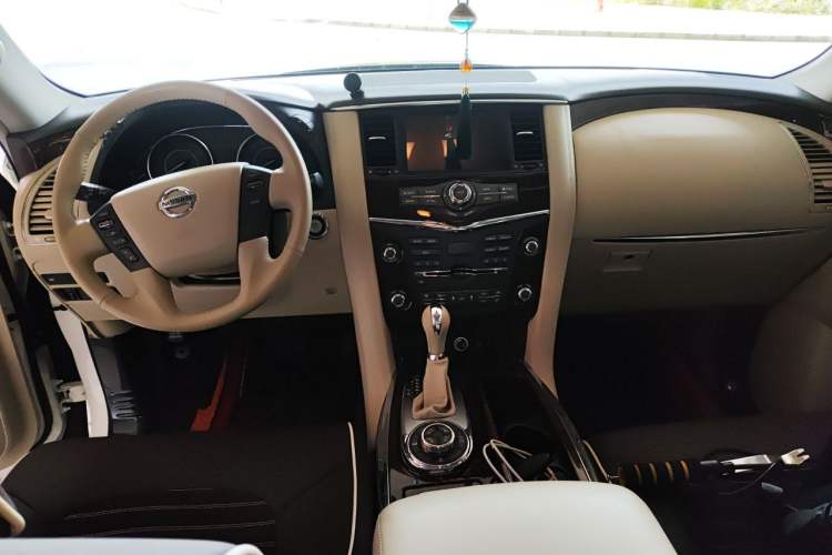 Used Nissan Patrol 2018 4.0L Flagship Model Center Console