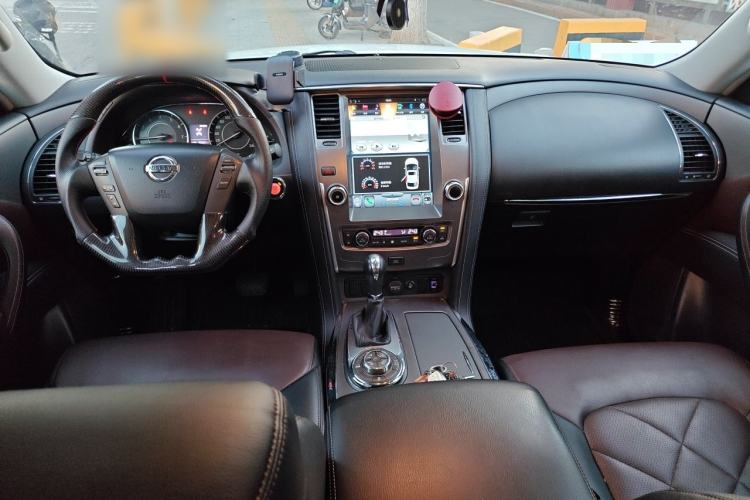 Used Nissan Patrol 2018 4.0L LinkedIn Edition Center Console