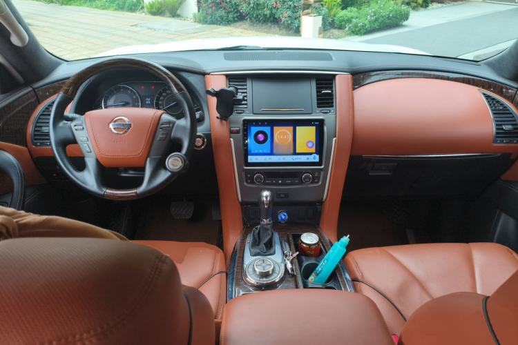 Used Nissan Patrol 2018 4.0L LinkedIn Edition Center Console