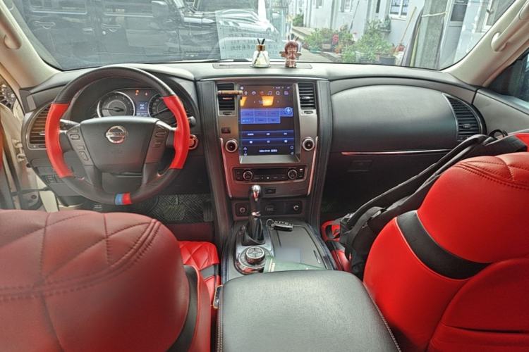 Used Nissan Patrol 2018 4.0L LinkedIn Edition Center Console