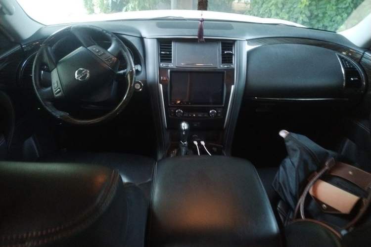 Used Nissan Patrol  Center Console