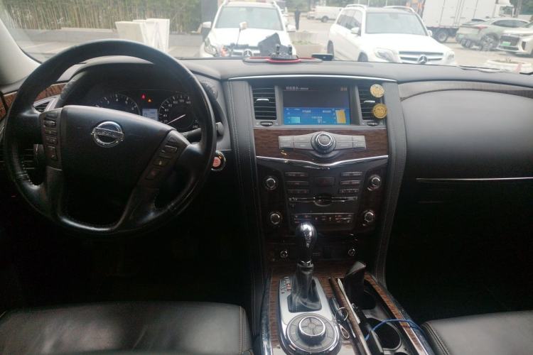 Used Nissan Patrol 2018 5.6L Standard Version Center Console