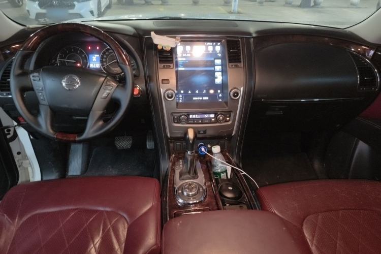Used Nissan Patrol 2018 4.0L LinkedIn Edition Center Console