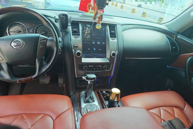Used Nissan Patrol 2018 4.0L LinkedIn Edition Center Console