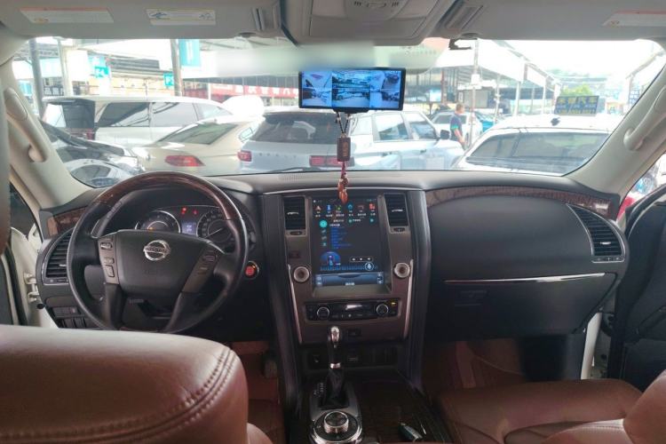 Used Nissan Patrol 2018 4.0L Automatic 7-Seater Middle East Version Center Console