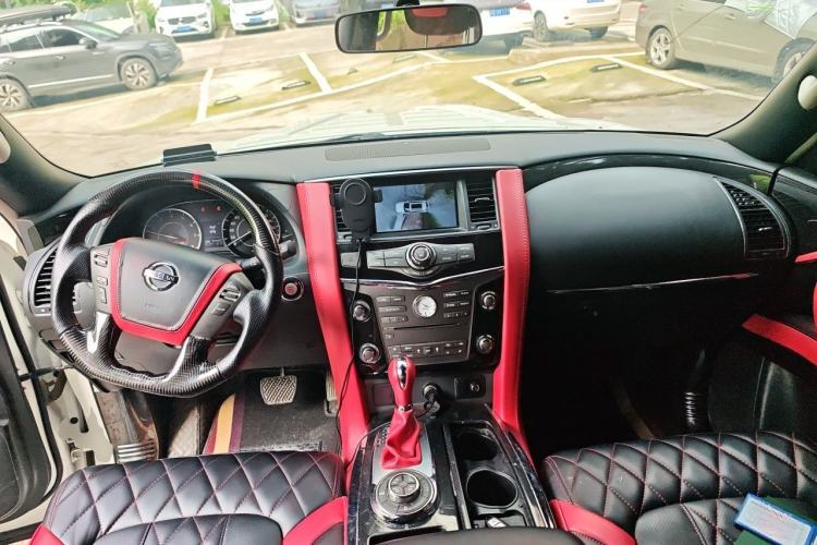 Used Nissan Patrol 2018 4.0L LinkedIn Edition Center Console