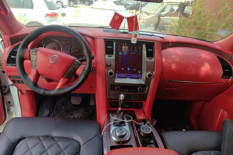 Used Nissan Patrol 2018 4.0L LinkedIn Edition Center Console