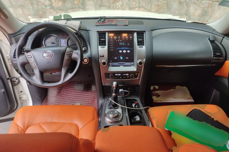 Used Nissan Patrol 2018 4.0L LinkedIn Edition Center Console