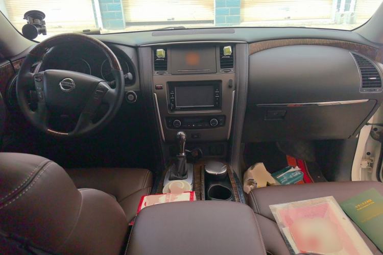 Used Nissan Patrol 2018 4.0L LinkedIn Edition Center Console